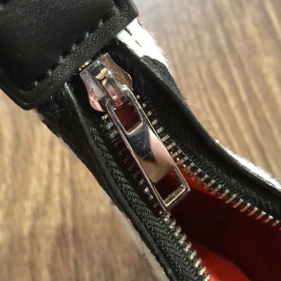 🖤HOST PICK🖤Y2K Cow Print Mini Bag - Picture 10 of 16